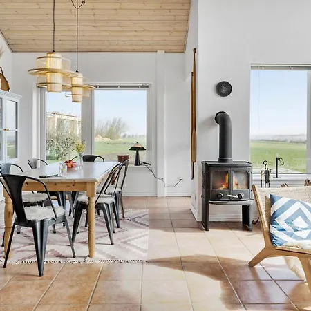 Three-bedroom In Hurup Thy Doverodde