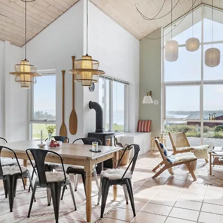 Three-bedroom In Hurup Thy *